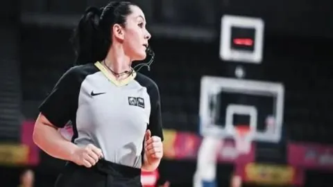 “探秘：外籍选手胜出中国选手，金牌归属将有何变？”