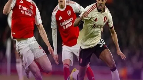 吳宇曦18歲再成廣島三箭敗因焦點，金球助隊突破網維障礙